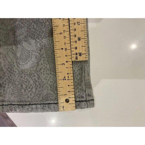 Cartise Gray washed leopard floral Straight star button Women's Sz 10 Jeans 29" - Picture 12 of 13